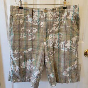Mens size 34 URBAN PIPELINE SHORTS